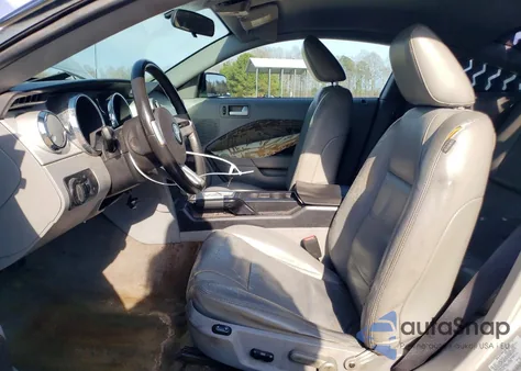 2006 Ford Mustang z USA, uszkodzony, nr VIN 1ZVHT80N765122223